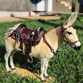 Miniatura Mula com Arreio Banana Completo – Artesanal